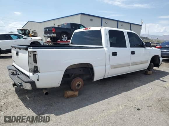 2006 Chevrolet Silverado 1500 LT3 with VIN 2GCEC13T661146604, listed as a Copart auction lot 65547575 with 173,259 mi miles and Salvage title. Bid and sale history available at DreamBid. Image 3.