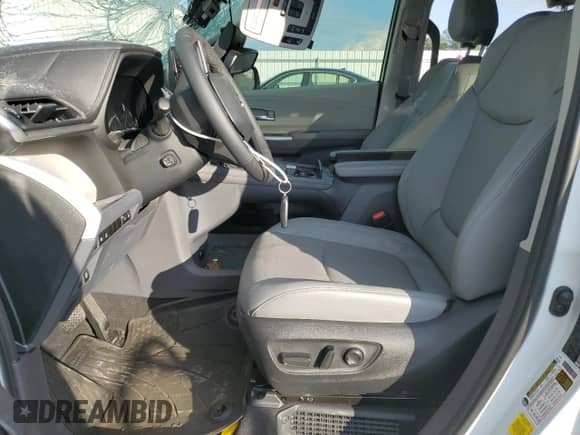 2023 Toyota Sienna Limited z VIN 5TDZRKEC5PS169885, wystawiony jako Copart lot #74350374 z przebiegiem 25 563 mil mil oraz Szkoda całkowita • Salvage title. Historia ofert i sprzedaży dostępna na DreamBid. Obrazek 7.