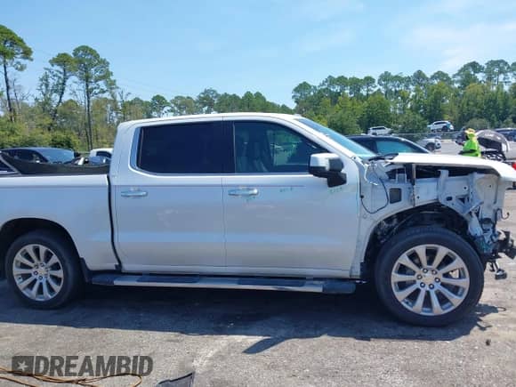 2021 Chevrolet Silverado 1500 High Country с VIN 1GCUYHEL5MZ241422, выставлен на аукционе IAAI как лот 43088986 с пробегом 105 138 миль миль и . История ставок и продаж доступна на DreamBid. Изображение 13.