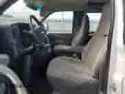 2008 Chevrolet Express Cargo z VIN 1GCGG25C781137094, wystawiony jako Copart lot #56494395 z przebiegiem 100 037 mil mil oraz Szkoda całkowita • Salvage title. Historia ofert i sprzedaży dostępna na DreamBid. Obrazek 7.
