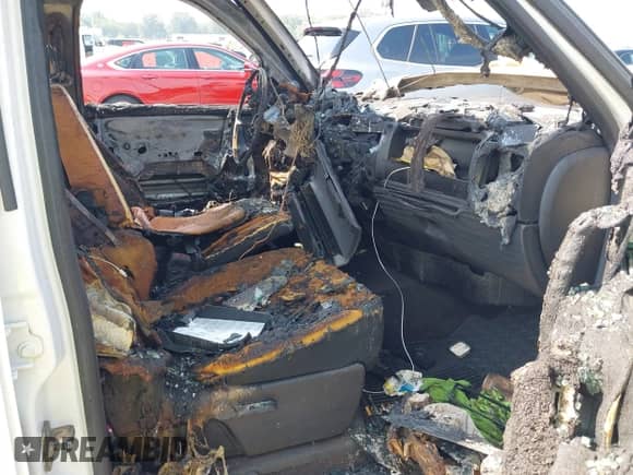 2012 GMC Sierra 1500 SLE z VIN 3GTP2VE77CG304034, wystawiony jako IAAI lot #42863290 z przebiegiem Nie podano mil oraz . Historia ofert i sprzedaży dostępna na DreamBid. Obrazek 5.