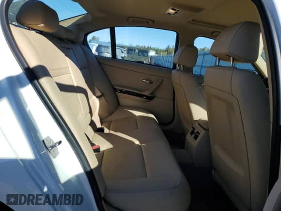 2010 BMW 3 Series 328i xDrive с VIN WBAPK5C59AA653156, выставлен на аукционе Copart как лот 82505065 с пробегом 153 674 миль миль и Списание • Salvage title. История ставок и продаж доступна на DreamBid. Изображение 10.