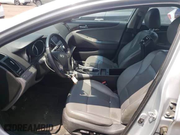 2011 Hyundai Sonata Limited z VIN 5NPEC4AC5BH004404, wystawiony jako Copart lot #60667215 z przebiegiem 171 032 mil mil oraz Szkoda całkowita • Salvage title. Historia ofert i sprzedaży dostępna na DreamBid. Obrazek 7.