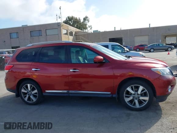 2014 Nissan Pathfinder S z VIN 5N1AR2MM2EC632504, wystawiony jako IAAI lot #42489566 z przebiegiem 224 744 mil mil oraz . Historia ofert i sprzedaży dostępna na DreamBid. Obrazek 13.