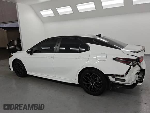 2023 Toyota Camry SE с VIN 4T1G11AK7PU819572, выставлен на аукционе Copart как лот 71158875 с пробегом 34 583 миль миль и Списание • Salvage title. История ставок и продаж доступна на DreamBid. Изображение 2.