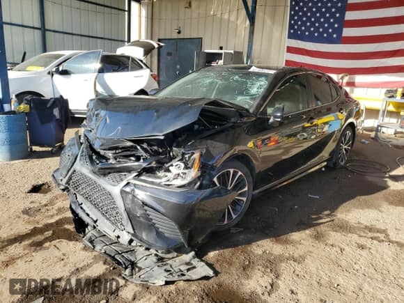 2020 Toyota Camry SE с VIN 4T1G11AK1LU507967, выставлен на аукционе Copart как лот 70013565 с пробегом 70 733 миль миль и Списание • Salvage title. История ставок и продаж доступна на DreamBid. Изображение 1.