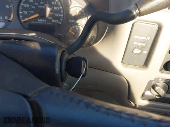 2003 Chevrolet S-10 z VIN 1GCCS14X238272723, wystawiony jako IAAI lot #42800305 z przebiegiem 178 364 mil mil oraz . Historia ofert i sprzedaży dostępna na DreamBid. Obrazek 11.