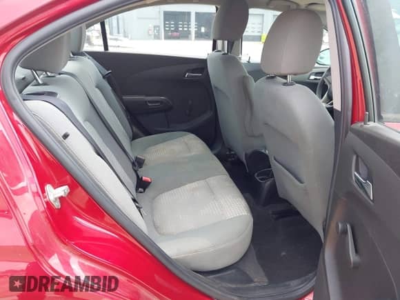 2013 Chevrolet Sonic LS с VIN 1G1JA5SH0D4101192, выставлен на аукционе IAAI как лот 42978329 с пробегом 92 648 миль миль и . История ставок и продаж доступна на DreamBid. Изображение 8.