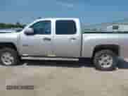 2012 Chevrolet Silverado 1500 LS z VIN 3GCPCREA4CG185181, wystawiony jako IAAI lot #42954321 z przebiegiem 268 189 mil mil oraz . Historia ofert i sprzedaży dostępna na DreamBid. Obrazek 14.