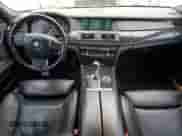 2012 BMW 7 Series 750i xDrive с VIN WBAKC6C5XCC396061, выставлен на аукционе Copart как лот 84295534 с пробегом 107 908 миль миль и Чистый • Clean title. История ставок и продаж доступна на DreamBid. Изображение 8.