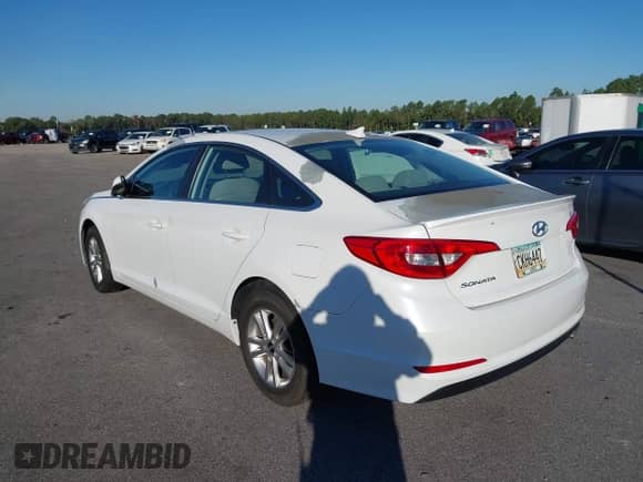 2017 Hyundai Sonata SE z VIN 5NPE24AF5HH534409, wystawiony jako IAAI lot #43306906 z przebiegiem 151 947 mil mil oraz . Historia ofert i sprzedaży dostępna na DreamBid. Obrazek 3.