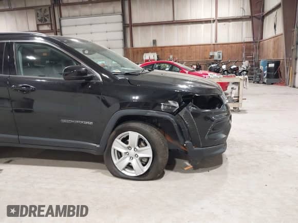 2022 Jeep Compass Altitude with VIN 3C4NJDBB3NT207548, listed as a IAAI auction lot 42200991 with 19,814 mi miles and . Bid and sale history available at DreamBid. Image 6.