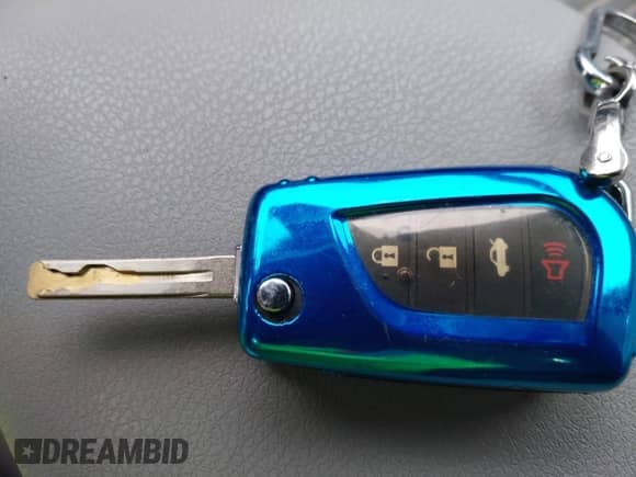 2021 Toyota Camry SE Nightshade z VIN 4T1G11AK8MU585082, wystawiony jako IAAI lot #43245347 z przebiegiem 88 301 mil mil oraz . Historia ofert i sprzedaży dostępna na DreamBid. Obrazek 11.