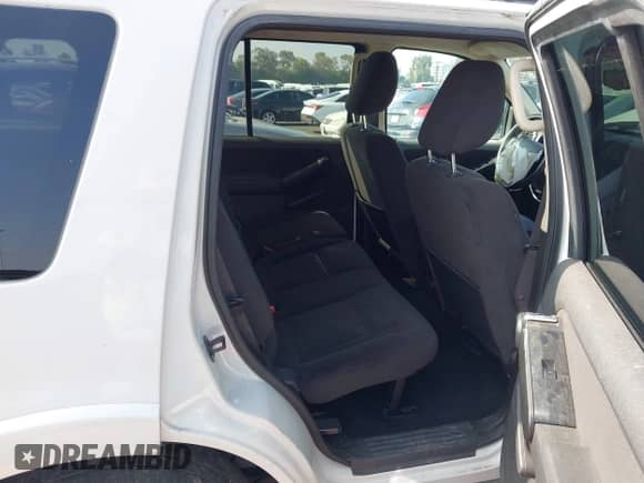 2010 Ford Explorer XLT с VIN 1FMEU6DE2AUA81897, выставлен на аукционе IAAI как лот 43129447 с пробегом 88 670 миль миль и . История ставок и продаж доступна на DreamBid. Изображение 8.