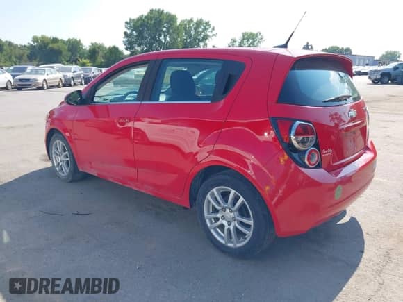 2014 Chevrolet Sonic LT с VIN 1G1JC6SH8E4108263, выставлен на аукционе IAAI как лот 42928878 с пробегом 92 025 миль миль и . История ставок и продаж доступна на DreamBid. Изображение 3.
