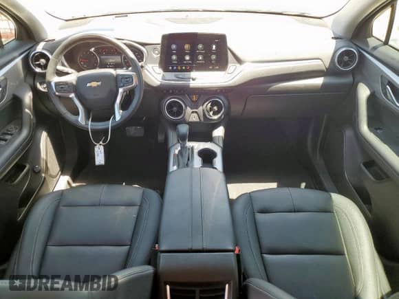 2024 Chevrolet Blazer LT z VIN 3GNKBDR44RS186042, wystawiony jako Copart lot #60881675 z przebiegiem 28 457 mil mil oraz Czysty tytuł • Clean title. Historia ofert i sprzedaży dostępna na DreamBid. Obrazek 8.