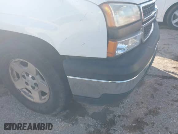 2005 Chevrolet Silverado 1500 LS z VIN 2GCEC13T851362243, wystawiony jako IAAI lot #41473828 z przebiegiem 278 628 mil mil oraz . Historia ofert i sprzedaży dostępna na DreamBid. Obrazek 12.