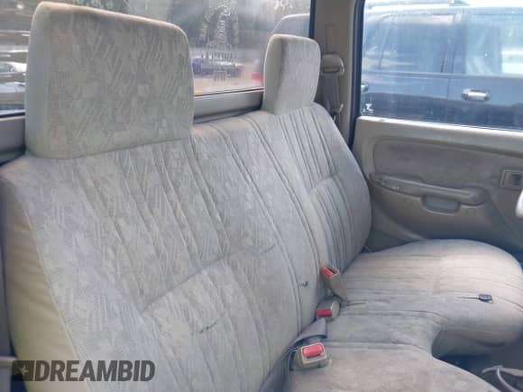 2002 Toyota Tacoma with VIN 5TEPM62N72Z096260, listed as a IAAI auction lot 43181196 with 290,071 mi miles and . Bid and sale history available at DreamBid. Image 8.