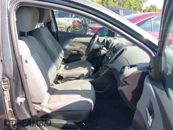 2012 Chevrolet Sonic LS с VIN 1G1JA5SH4C4231023, выставлен на аукционе IAAI как лот 42782087 с пробегом 99 229 миль миль и . История ставок и продаж доступна на DreamBid. Изображение 5.