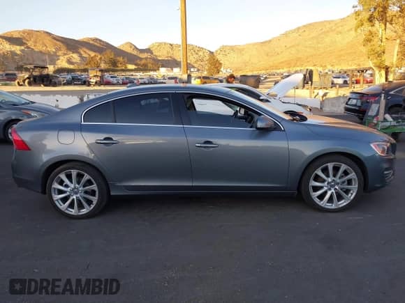 2018 Volvo S60 Inscription Platinum с VIN LYV402HM6JB172851, выставлен на аукционе IAAI как лот 41336363 с пробегом 77 591 миль миль и . История ставок и продаж доступна на DreamBid. Изображение 12.