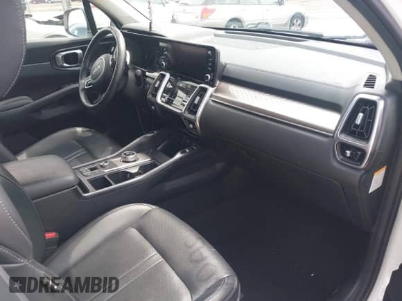 2022 Kia Sorento S с VIN KNDRG4LG5N5085415, выставлен на аукционе IAAI как лот 42215617 с пробегом 60 269 миль миль и . История ставок и продаж доступна на DreamBid. Изображение 5.