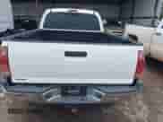 2007 Toyota Tacoma PreRunner z VIN 3TMKU72N57M013302, wystawiony jako IAAI lot #43089625 z przebiegiem 146 945 mil mil oraz . Historia ofert i sprzedaży dostępna na DreamBid. Obrazek 17.