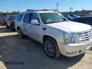 2011 Cadillac Escalade ESV Premium z VIN 1GYS4JEF1BR154922, wystawiony jako IAAI lot #41487239 z przebiegiem 154 979 mil mil oraz . Historia ofert i sprzedaży dostępna na DreamBid. Obrazek 1.