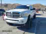 2008 Dodge 2500 SXT z VIN 3D7KS29A88G196406, wystawiony jako IAAI lot #42654896 z przebiegiem 324 222 mil mil oraz . Historia ofert i sprzedaży dostępna na DreamBid. Obrazek 2.