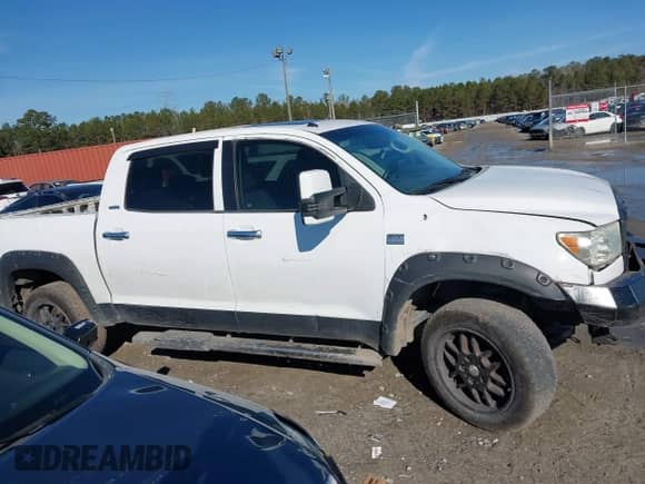 2013 Toyota Tundra Limited с VIN 5TFHW5F12DX312459, выставлен на аукционе IAAI как лот 41303176 с пробегом 289 393 миль миль и . История ставок и продаж доступна на DreamBid. Изображение 13.