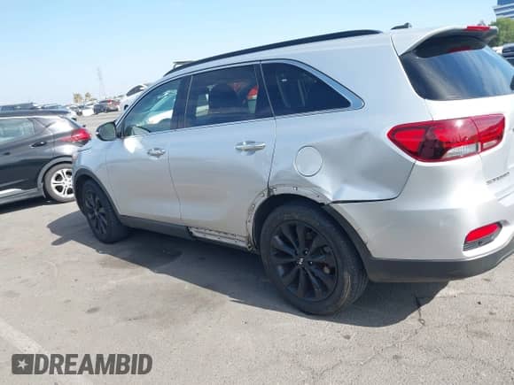 2019 Kia Sorento LX с VIN 5XYPG4A51KG594221, выставлен на аукционе IAAI как лот 42292617 с пробегом 124 132 миль миль и . История ставок и продаж доступна на DreamBid. Изображение 14.