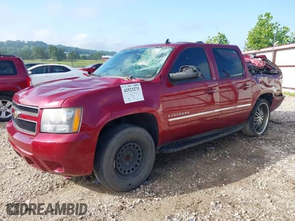 2010 Chevrolet Suburban LT z VIN 1GNUCJE07AR268426, wystawiony jako IAAI lot #42523275 z przebiegiem 252 841 mil mil oraz . Historia ofert i sprzedaży dostępna na DreamBid. Obrazek 2.