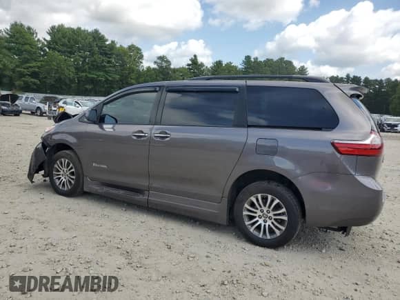 2020 Toyota Sienna XLE z VIN 5TDYZ3DC5LS064504, wystawiony jako Copart lot #70284285 z przebiegiem 104 192 mil mil oraz Nie do naprawy • Non repairable. Historia ofert i sprzedaży dostępna na DreamBid. Obrazek 2.