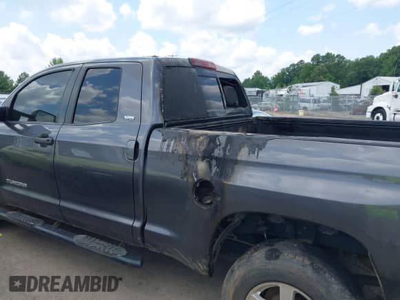 2018 Toyota Tundra SR с VIN 5TFUW5F18JX766256, выставлен на аукционе IAAI как лот 42727526 с пробегом Не указан миль и . История ставок и продаж доступна на DreamBid. Изображение 6.