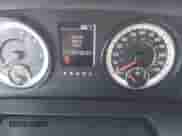 2016 Ram 1500 Express z VIN 1C6RR7KT7GS156748, wystawiony jako IAAI lot #43265778 z przebiegiem 167 148 mil mil oraz . Historia ofert i sprzedaży dostępna na DreamBid. Obrazek 7.