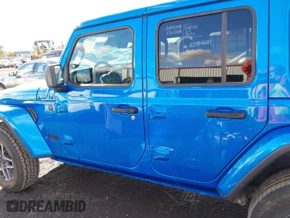 2025 Jeep Wrangler Sahara with VIN 1C4PJXENXSW589681, listed as a IAAI auction lot 43580618 with 12,230 mi miles and . Bid and sale history available at DreamBid. Image 14.