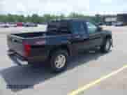 2011 Chevrolet Colorado 1LT z VIN 1GCHTCFE8B8105355, wystawiony jako IAAI lot #42298157 z przebiegiem 213 853 mil mil oraz . Historia ofert i sprzedaży dostępna na DreamBid. Obrazek 4.