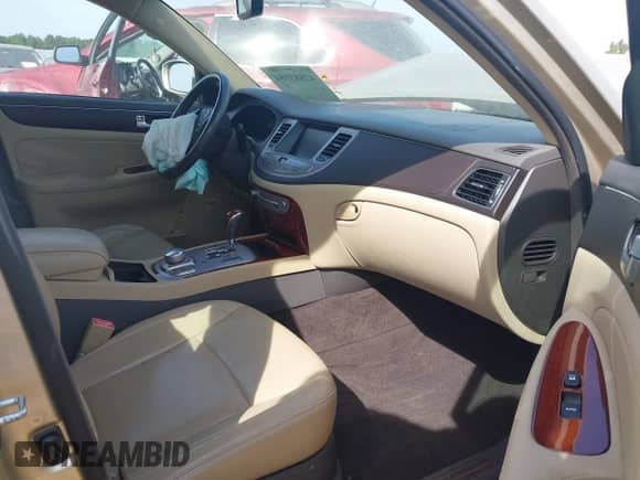 2012 Hyundai Genesis 3.8L с VIN KMHGC4DD0CU167302, выставлен на аукционе IAAI как лот 42883984 с пробегом Не указан миль и . История ставок и продаж доступна на DreamBid. Изображение 5.
