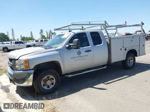 2007 Chevrolet Silverado 3500 with VIN 1GBHC39K67E560767, listed as a IAAI auction lot 43007800 with 284,496 mi miles and . Bid and sale history available at DreamBid. Image 23.