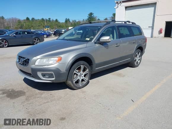 2012 Volvo XC70 T6 z VIN YV4902BZ1C1127334, wystawiony jako IAAI lot #42140359 z przebiegiem 214 196 mil mil oraz . Historia ofert i sprzedaży dostępna na DreamBid. Obrazek 2.