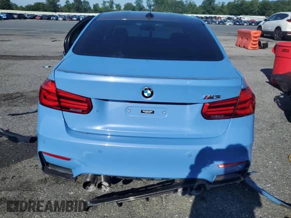 2016 BMW M3 с VIN WBS8M9C55G5E68009, выставлен на аукционе Copart как лот 63449085 с пробегом Не указан миль и Списание • Salvage title. История ставок и продаж доступна на DreamBid. Изображение 6.