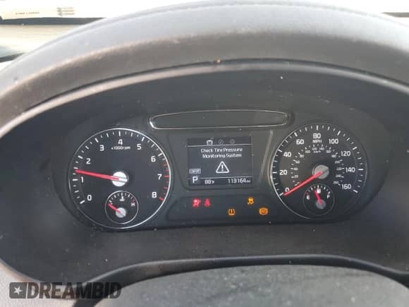 2019 Kia Sorento LX z VIN 5XYPGDA35KG525191, wystawiony jako Copart lot #80721515 z przebiegiem 113 164 mil mil oraz Szkoda całkowita • Salvage title. Historia ofert i sprzedaży dostępna na DreamBid. Obrazek 9.