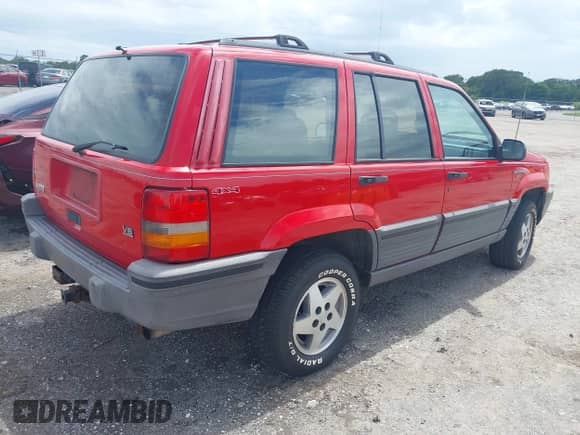 1994 Jeep Grand Cherokee Laredo with VIN 1J4GZ58YXRC168746, listed as a IAAI auction lot 42595739 with 224,039 mi miles and . Bid and sale history available at DreamBid. Image 4.