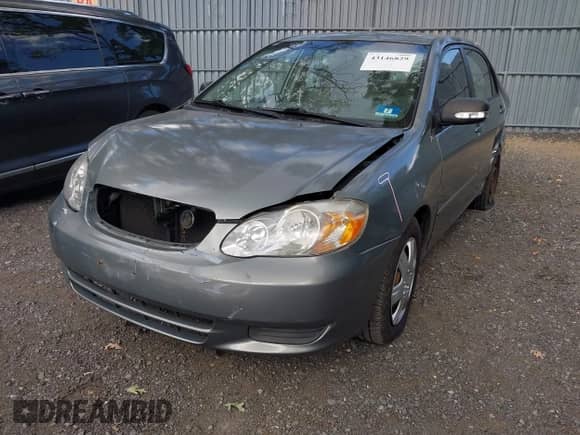 2004 Toyota Corolla CE z VIN 2T1BR32EX4C298397, wystawiony jako IAAI lot #43146829 z przebiegiem 160 310 mil mil oraz . Historia ofert i sprzedaży dostępna na DreamBid. Obrazek 2.