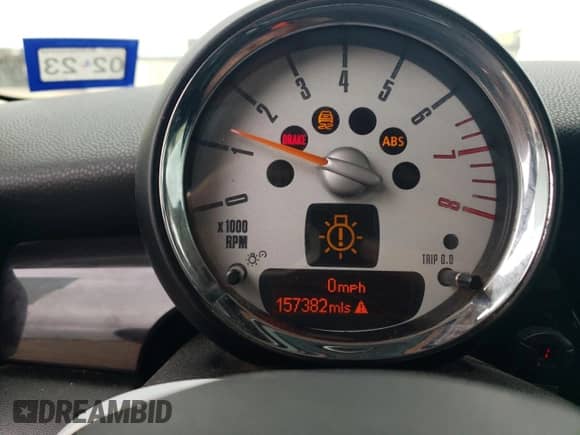 2011 MINI Hardtop S with VIN WMWSV3C52BTY21828, listed as a Copart auction lot 53895835 with 157,382 mi miles and Salvage title. Bid and sale history available at DreamBid. Image 9.