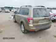 2009 Subaru Forester X z VIN JF2SH63609H723707, wystawiony jako IAAI lot #42880941 z przebiegiem 181 012 mil mil oraz . Historia ofert i sprzedaży dostępna na DreamBid. Obrazek 3.