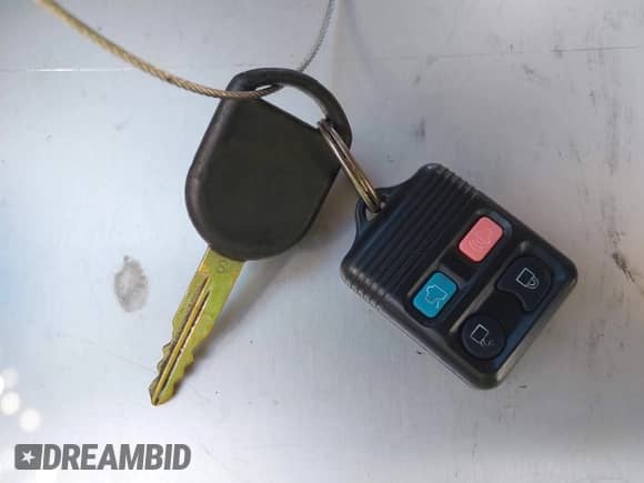 2005 Ford F-150 XLT z VIN 1FTPW125X5KD47195, wystawiony jako IAAI lot #43408005 z przebiegiem 145 255 mil mil oraz . Historia ofert i sprzedaży dostępna na DreamBid. Obrazek 11.