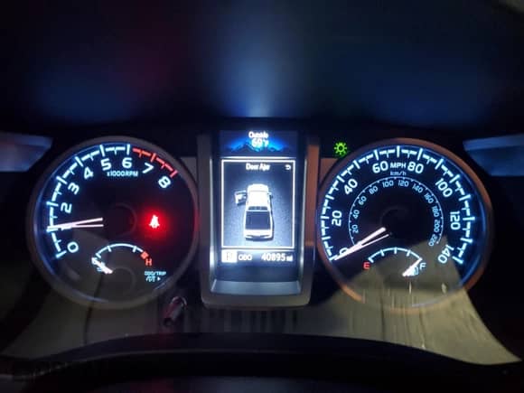 2022 Toyota Tacoma TRD Off Road with VIN 3TYCZ5AN2NT070103, listed as a Copart auction lot 81084885 with 40,895 mi miles and Salvage title. Bid and sale history available at DreamBid. Image 9.