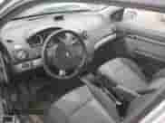 2009 Chevrolet Aveo 1LT z VIN KL1TD66E79B621722, wystawiony jako Copart lot #48866424 z przebiegiem Nie podano mil oraz Szkoda całkowita • Salvage title. Historia ofert i sprzedaży dostępna na DreamBid. Obrazek 8.