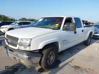 2003 Chevrolet Silverado 1500HD LS z VIN 1GCGC13U63F242884, wystawiony jako IAAI lot #42222977 z przebiegiem 240 701 mil mil oraz . Historia ofert i sprzedaży dostępna na DreamBid. Obrazek 2.