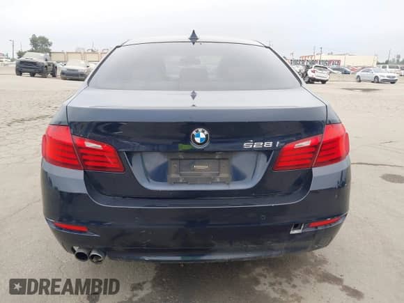 2014 BMW 5 Series 528i z VIN WBA5A5C57ED502055, wystawiony jako IAAI lot #43089502 z przebiegiem 88 448 mil mil oraz . Historia ofert i sprzedaży dostępna na DreamBid. Obrazek 17.